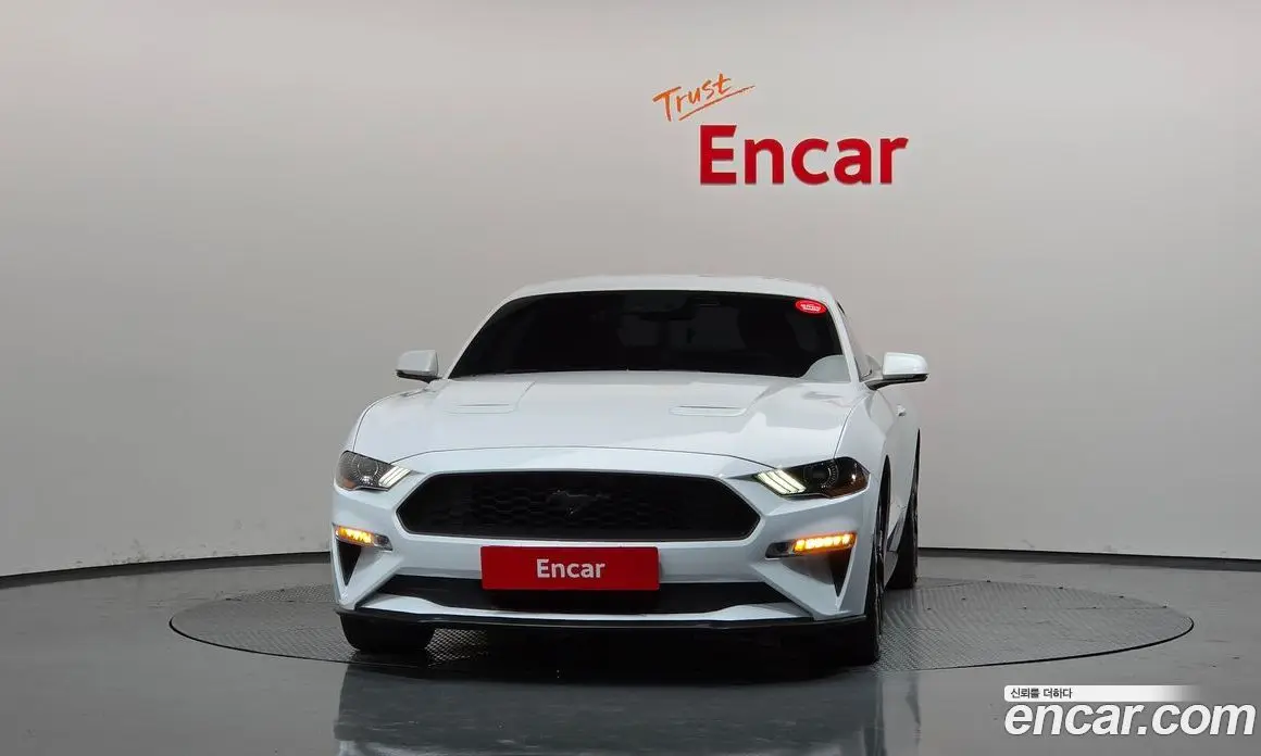 Ford Mustang 2018 2.3 автомат (гидро), фото 3