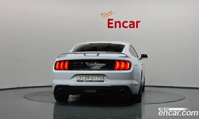 Ford Mustang 2018 2.3 автомат (гидро), миниатюра 4
