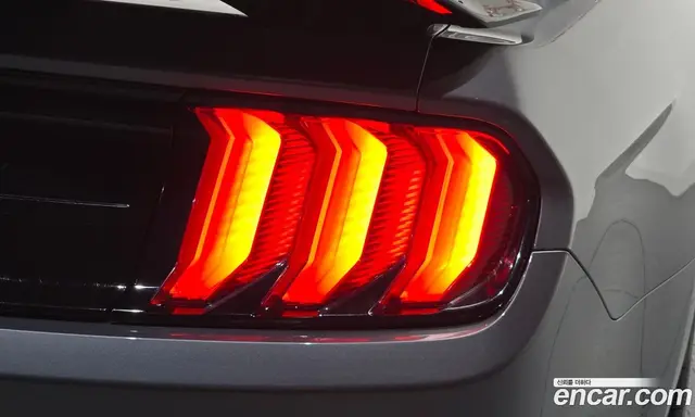Ford Mustang 2021 5.0 автомат (гидро), миниатюра 9