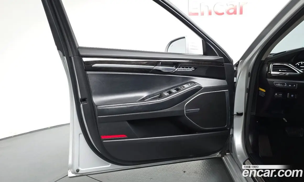 Genesis EQ900 2015 3.3 автомат (гидро), фото 14 Genesis EQ900 2015 3.3 автомат (гидро), фото 14