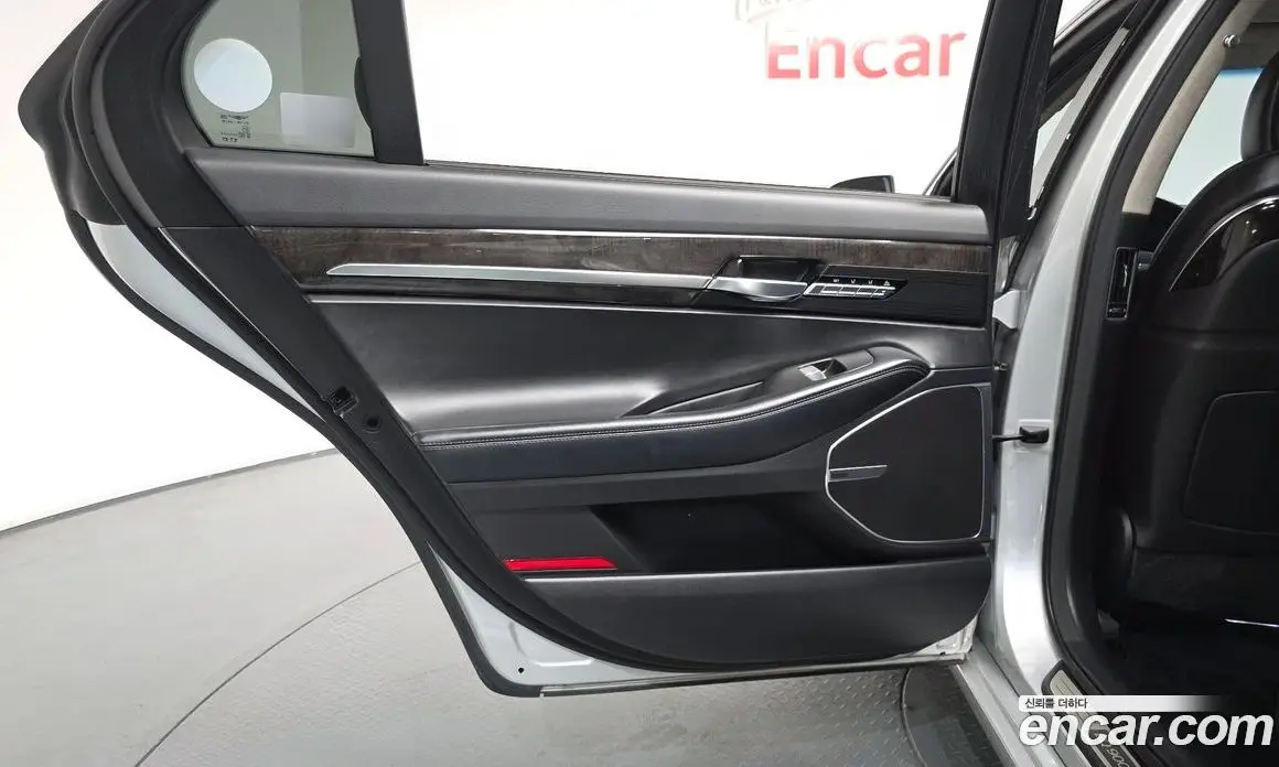Genesis EQ900 2015 3.3 автомат (гидро), фото 15 Genesis EQ900 2015 3.3 автомат (гидро), фото 15