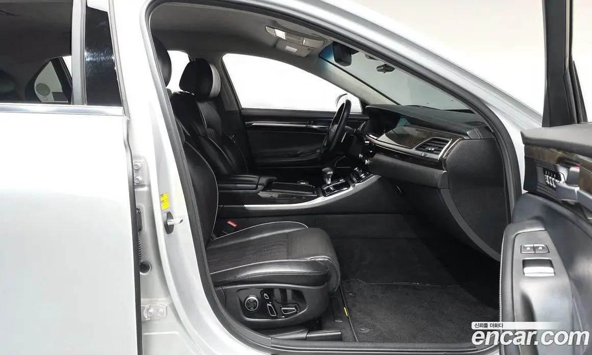 Genesis EQ900 2015 3.3 автомат (гидро), фото 16 Genesis EQ900 2015 3.3 автомат (гидро), фото 16