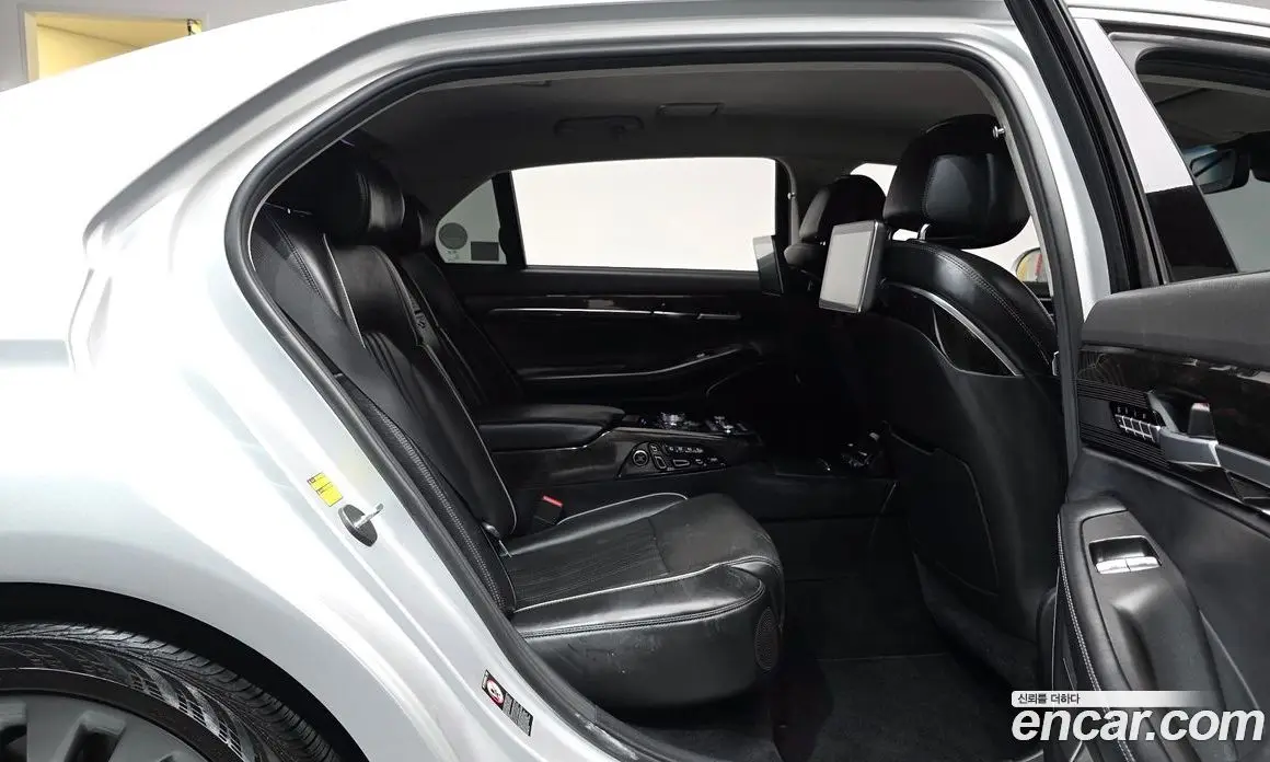 Genesis EQ900 2015 3.3 автомат (гидро), фото 17 Genesis EQ900 2015 3.3 автомат (гидро), фото 17