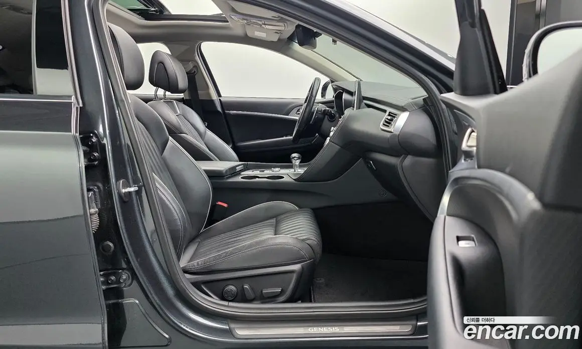 Genesis G70 2018 2.0 автомат (гидро), фото 15 Genesis G70 2018 2.0 автомат (гидро), фото 15