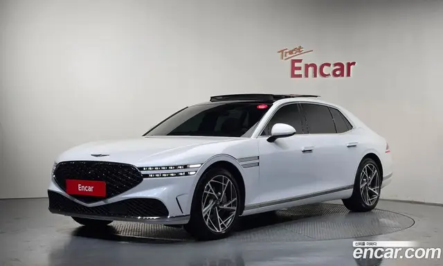 Genesis G90, 2023, 28 268 км