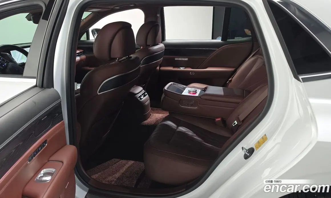 Genesis G90 2023 3.5 автомат (гидро), фото 17 Genesis G90 2023 3.5 автомат (гидро), фото 17