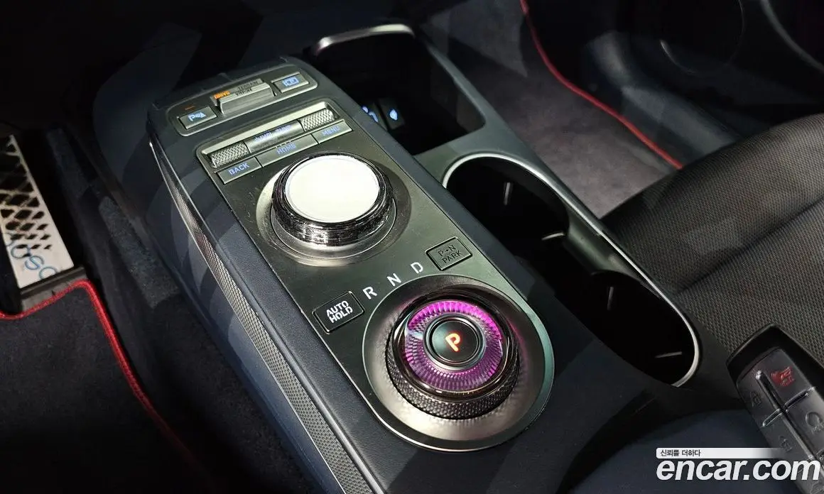 Genesis GV70 2021 2.5 автомат (гидро), фото 12 Genesis GV70 2021 2.5 автомат (гидро), фото 12