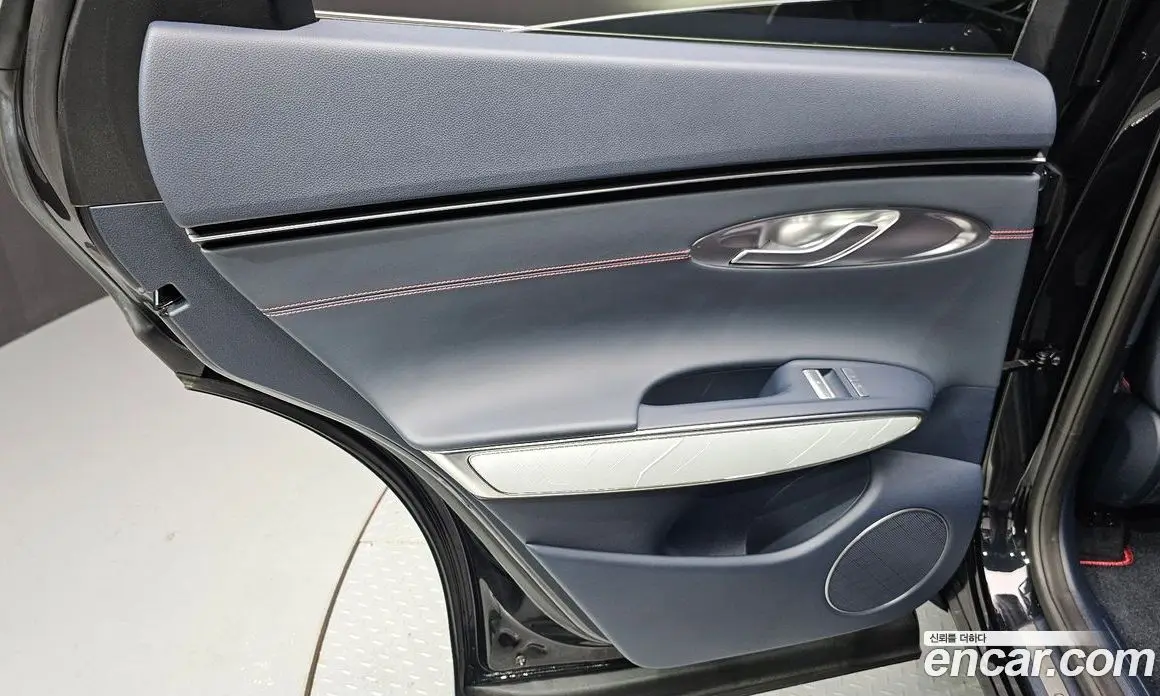 Genesis GV70 2021 2.5 автомат (гидро), фото 15 Genesis GV70 2021 2.5 автомат (гидро), фото 15