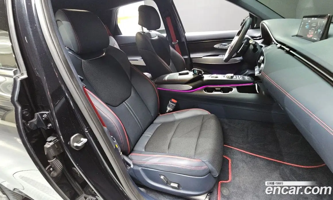 Genesis GV70 2021 2.5 автомат (гидро), фото 17 Genesis GV70 2021 2.5 автомат (гидро), фото 17