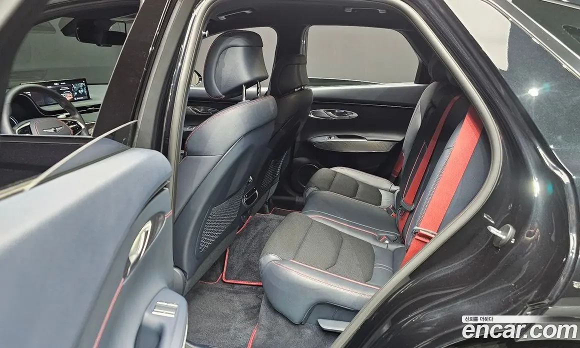 Genesis GV70 2021 2.5 автомат (гидро), фото 18 Genesis GV70 2021 2.5 автомат (гидро), фото 18