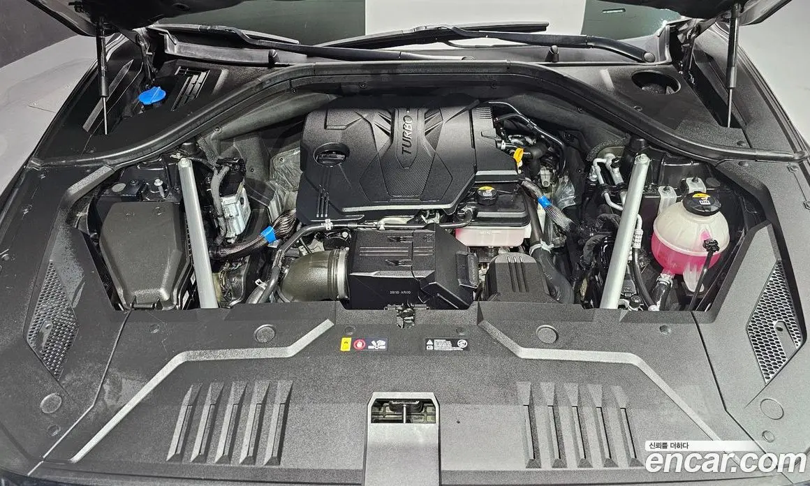 Genesis GV70 2021 2.5 автомат (гидро), фото 6 Genesis GV70 2021 2.5 автомат (гидро), фото 6