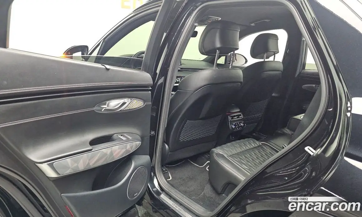 Genesis GV70 2022 2.5 автомат (гидро), фото 17 Genesis GV70 2022 2.5 автомат (гидро), фото 17