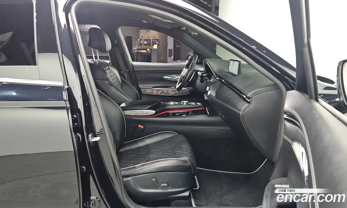 Genesis GV70 2022 2.5 автомат (гидро), фото 18 Genesis GV70 2022 2.5 автомат (гидро), фото 18