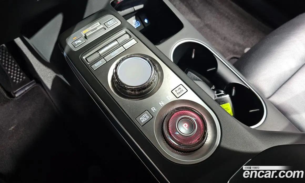 Genesis GV70 2022 2.5 автомат (гидро), фото 11 Genesis GV70 2022 2.5 автомат (гидро), фото 11