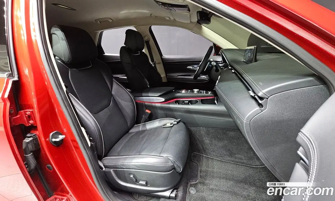 Genesis GV70 2022 2.5 автомат (гидро), фото 15 Genesis GV70 2022 2.5 автомат (гидро), фото 15
