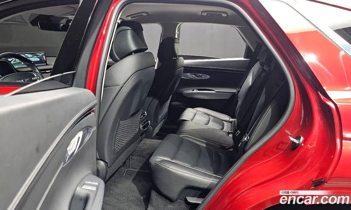 Genesis GV70 2022 2.5 автомат (гидро), фото 17 Genesis GV70 2022 2.5 автомат (гидро), фото 17