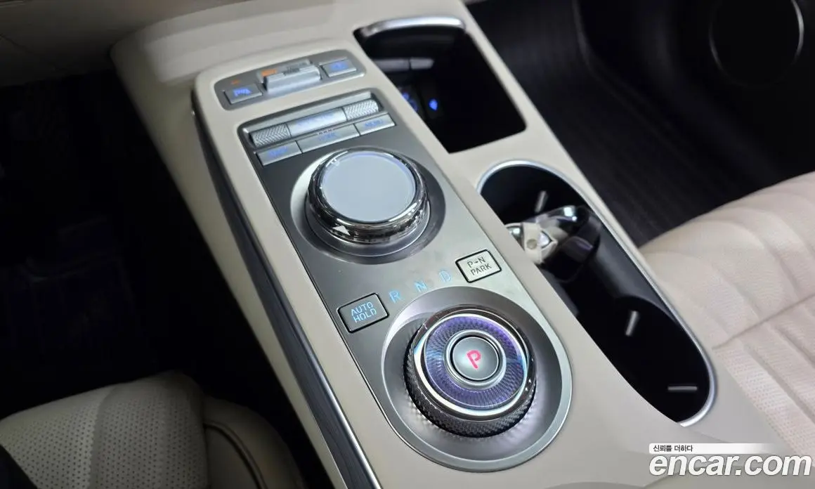 Genesis GV70 2023 2.5 автомат (гидро), фото 12 Genesis GV70 2023 2.5 автомат (гидро), фото 12