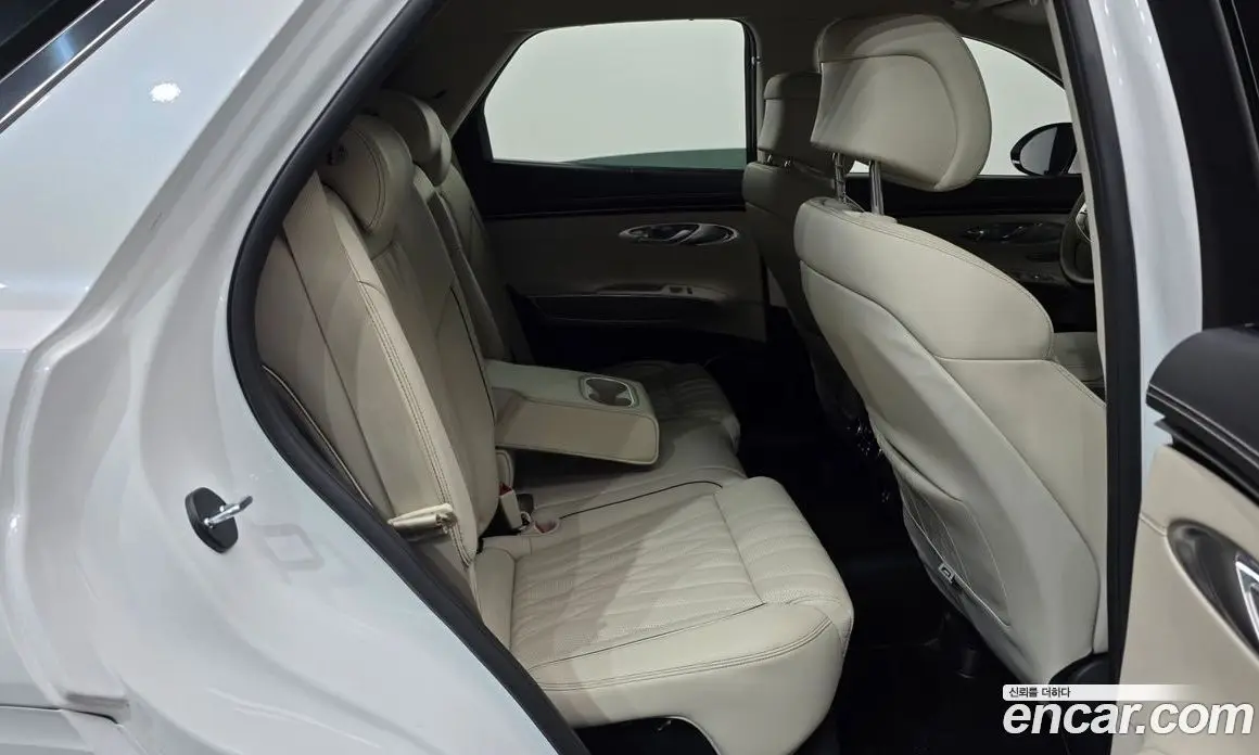 Genesis GV70 2023 2.5 автомат (гидро), фото 18 Genesis GV70 2023 2.5 автомат (гидро), фото 18