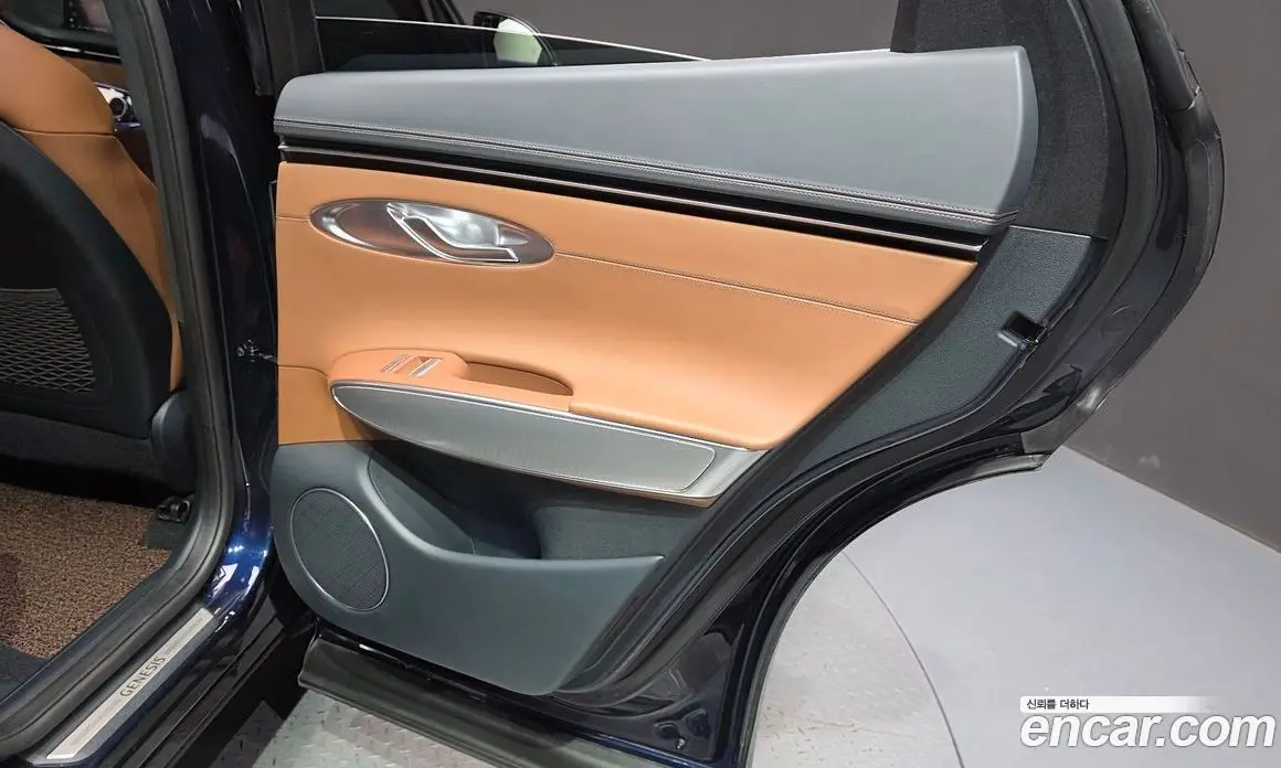 Genesis GV70 2023 2.5 автомат (гидро), фото 15 Genesis GV70 2023 2.5 автомат (гидро), фото 15