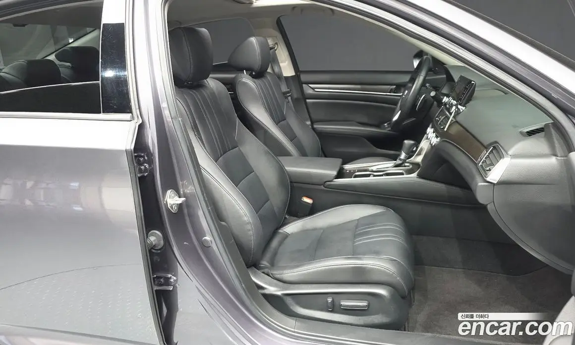 Honda Accord 2019 1.5 автомат (гидро), фото 17 Honda Accord 2019 1.5 автомат (гидро), фото 17