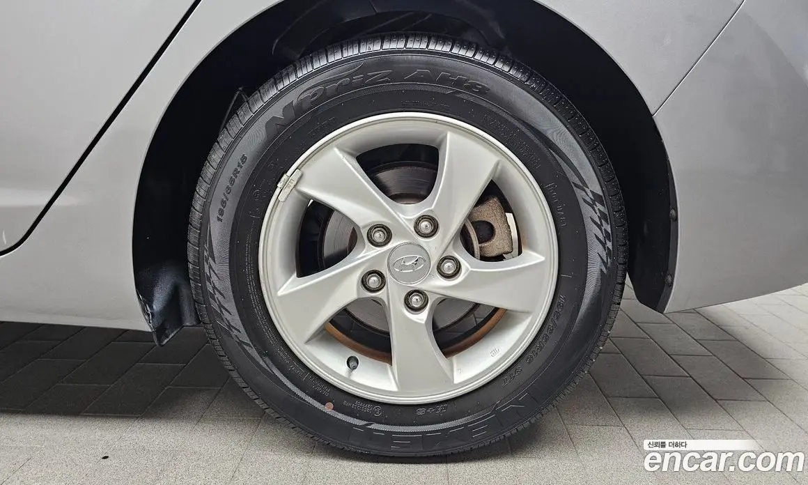 Hyundai Avante 2014 1.6 механика, фото 6