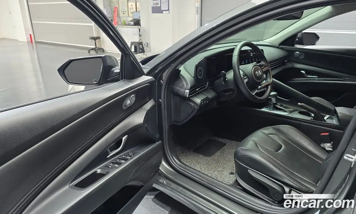 Hyundai Avante 2021 1.6 автомат (гидро), фото 13