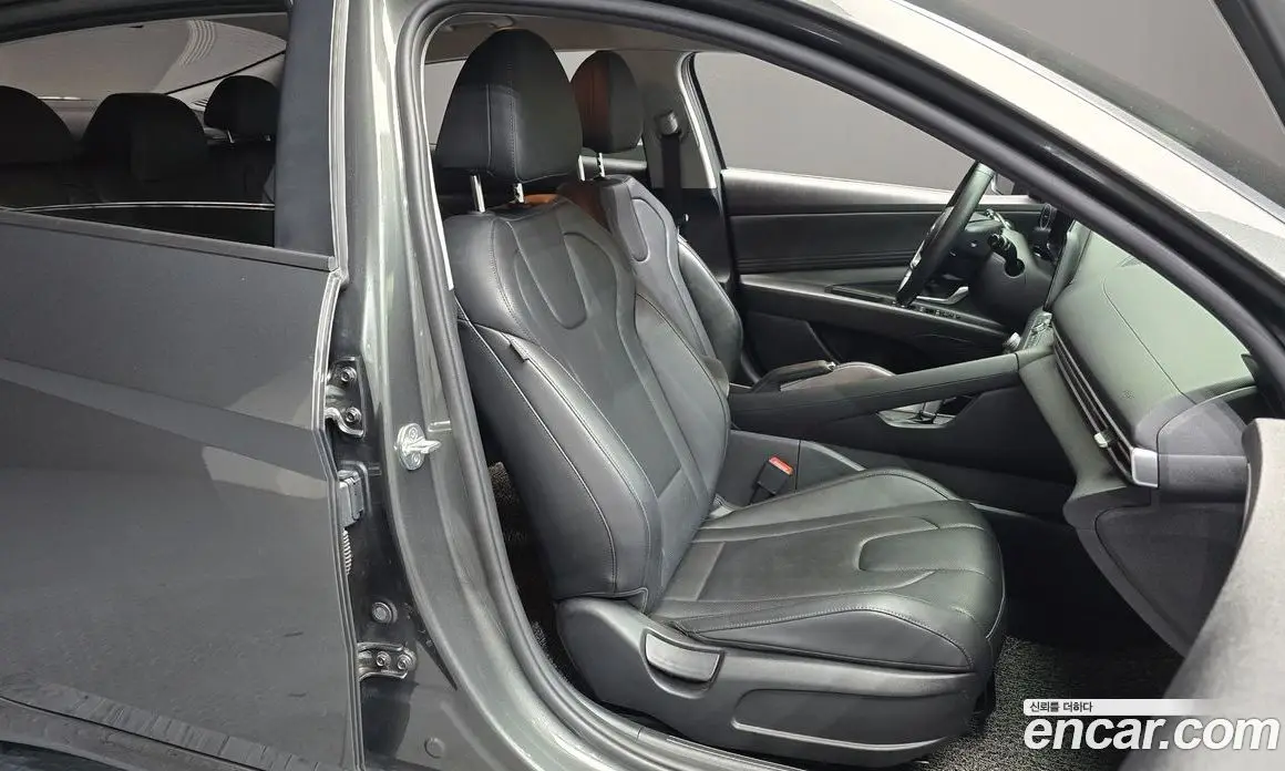 Hyundai Avante 2021 1.6 автомат (гидро), фото 16