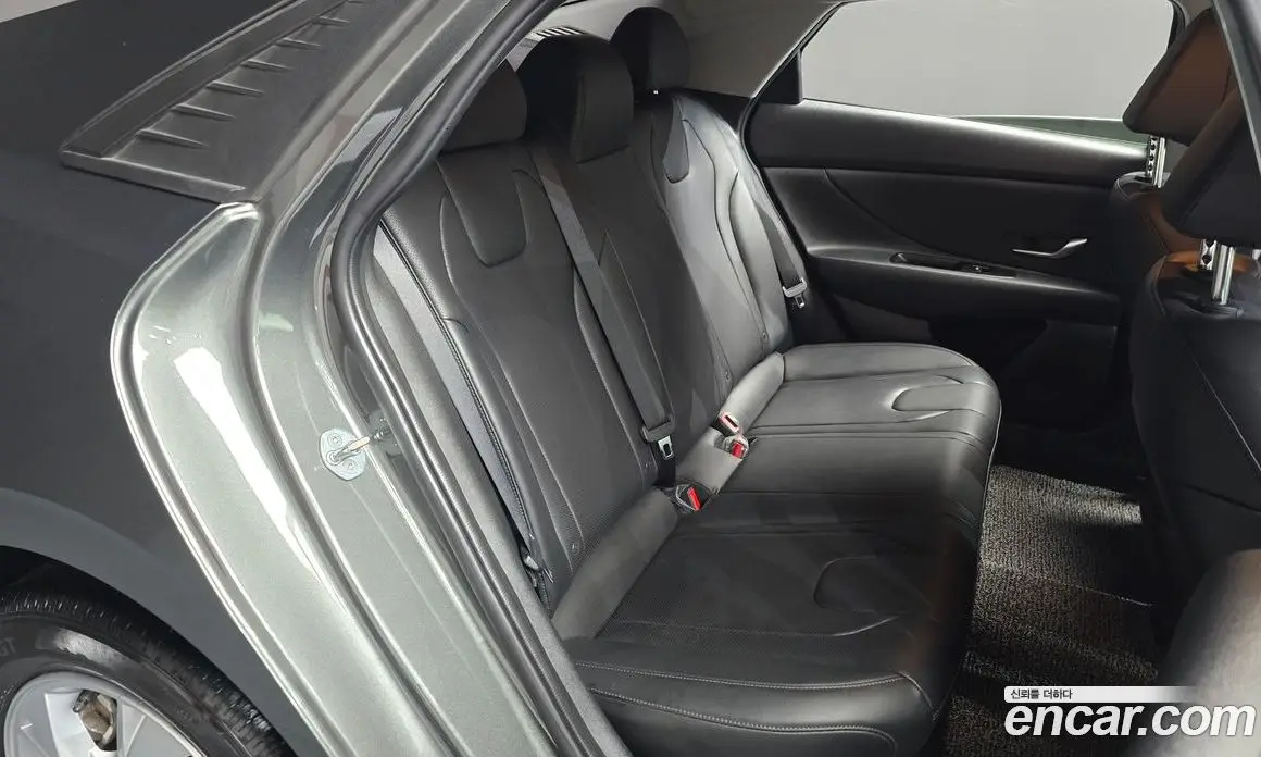 Hyundai Avante 2021 1.6 автомат (гидро), фото 18