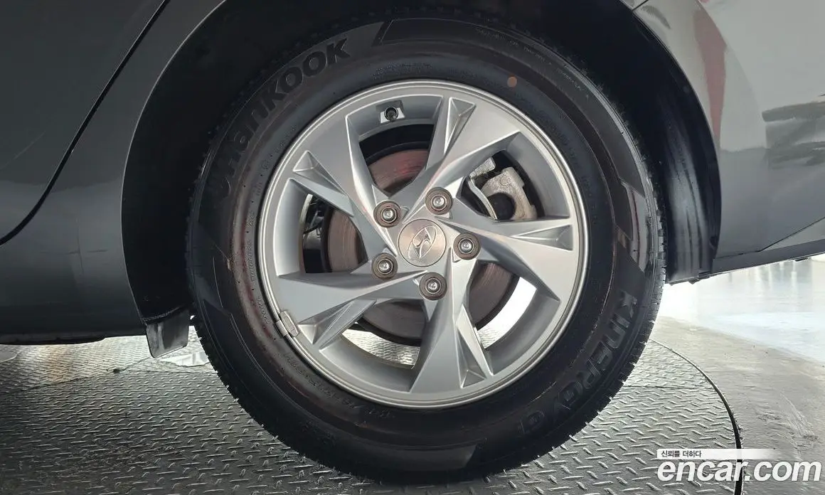 Hyundai Avante 2021 1.6 автомат (гидро), фото 7