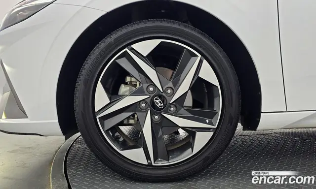 Hyundai Avante 2022 1.6 автомат (гидро), миниатюра 5 Hyundai Avante 2022 1.6 автомат (гидро), миниатюра 5