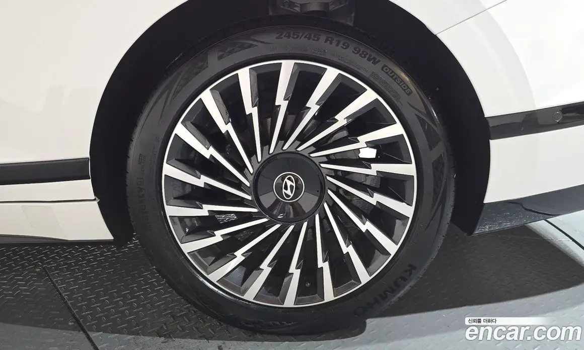 Hyundai Grandeur 2024 1.6 автомат (гидро), фото 6