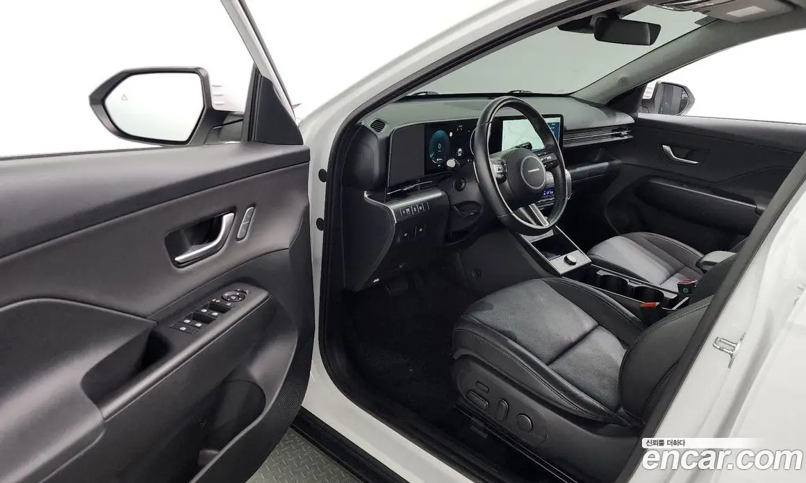 Hyundai Kona 2023 1.6 автомат (гидро), фото 13