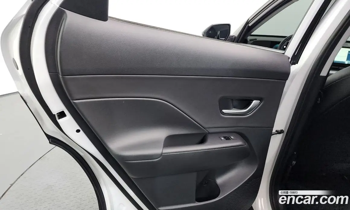 Hyundai Kona 2023 1.6 автомат (гидро), фото 15