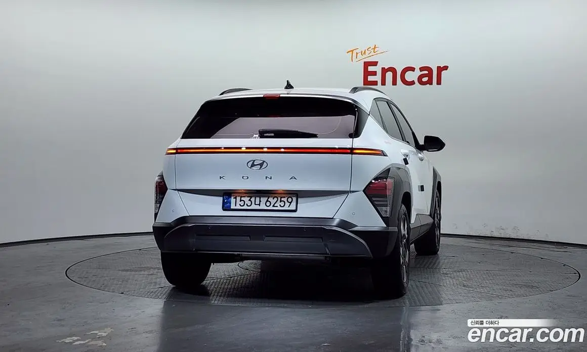 Hyundai Kona 2023 1.6 автомат (гидро), фото 4