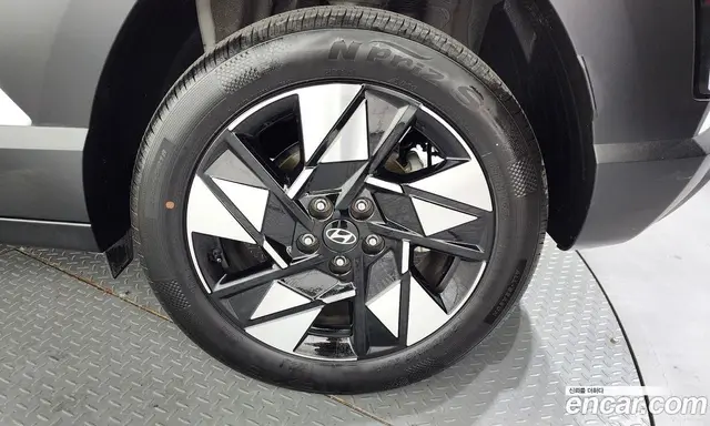 Hyundai Kona 2023 1.6 автомат (гидро), миниатюра 7