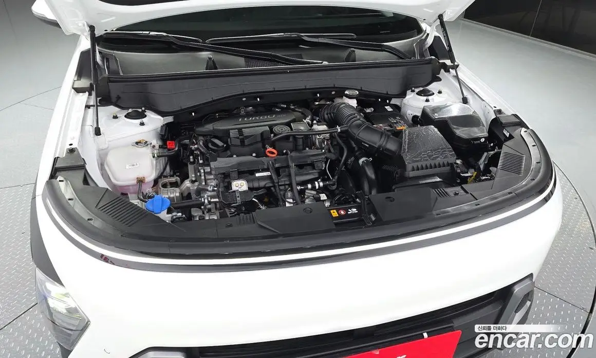 Hyundai Kona 2025 1.6 автомат (гидро), фото 6