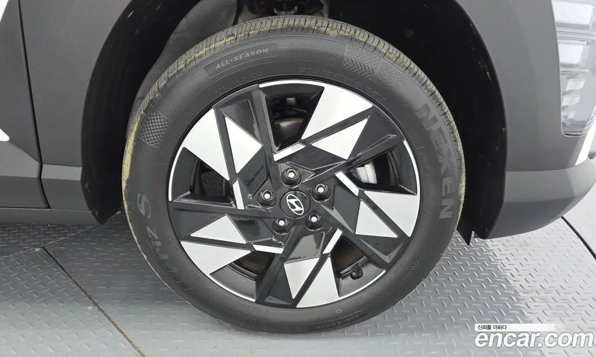 Hyundai Kona 2025 1.6 автомат (гидро), фото 7