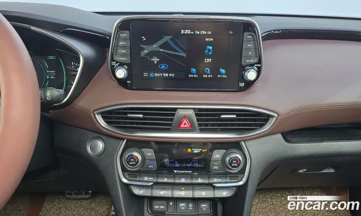 Hyundai Santa Fe 2018 2.0 автомат (гидро), фото 20 Hyundai Santa Fe 2018 2.0 автомат (гидро), фото 20