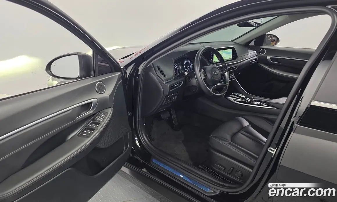 Hyundai Sonata 2022 2.0 автомат (гидро), фото 13