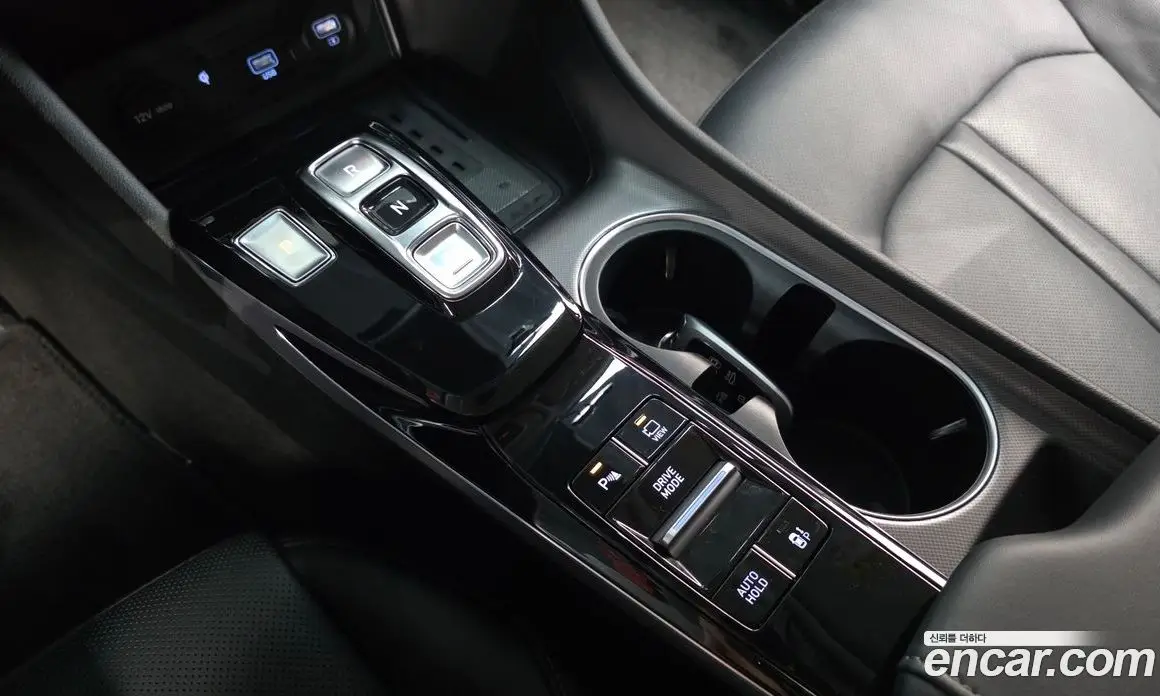 Hyundai Sonata 2023 1.6 автомат (гидро), фото 12