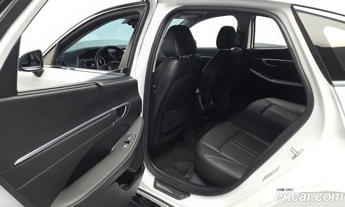 Hyundai Sonata 2023 1.6 автомат (гидро), фото 16