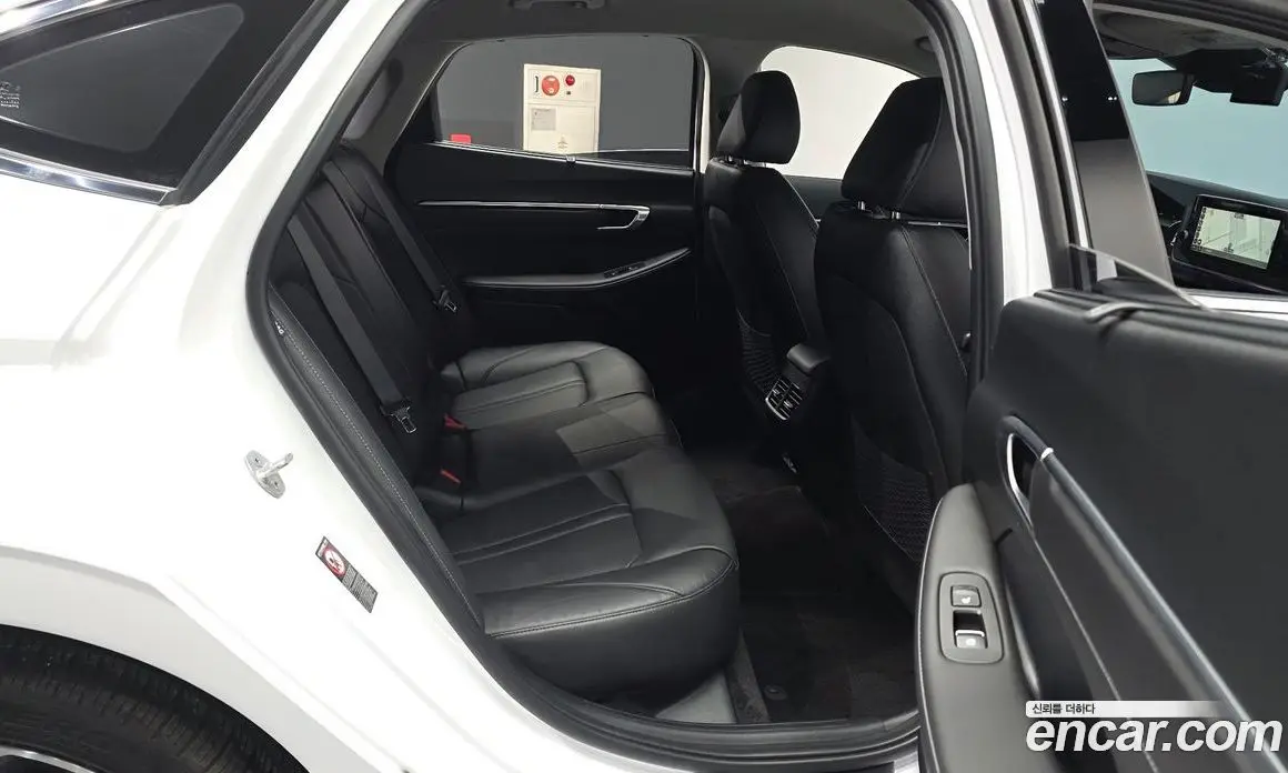 Hyundai Sonata 2023 1.6 автомат (гидро), фото 18