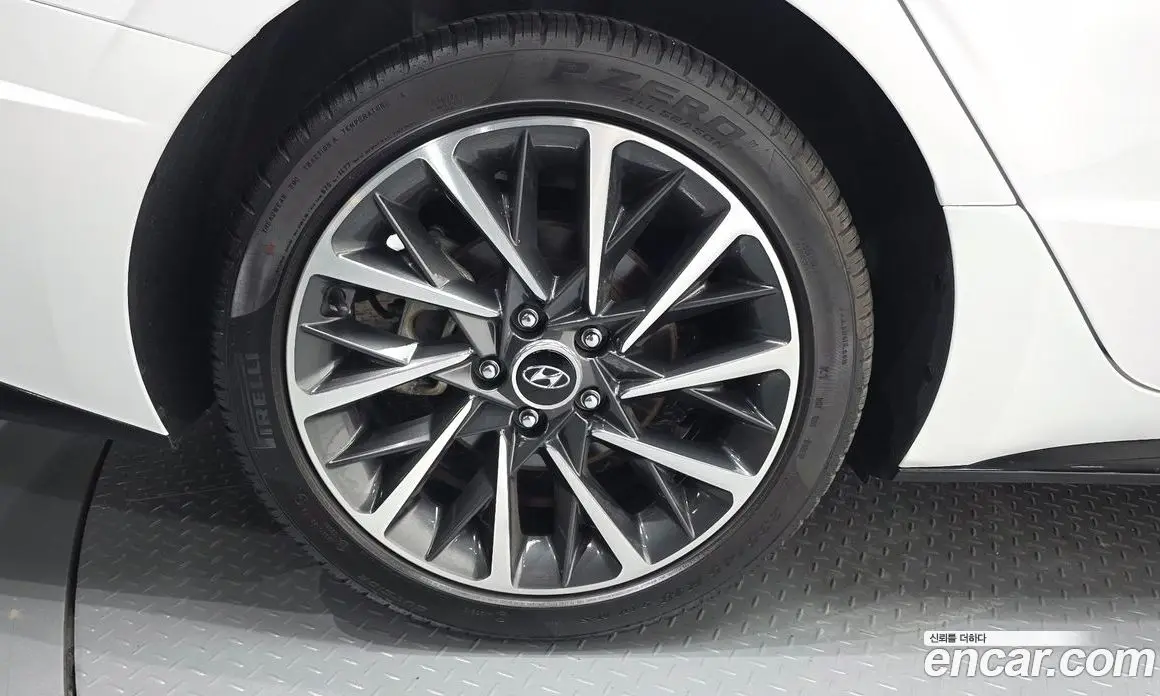 Hyundai Sonata 2023 1.6 автомат (гидро), фото 5