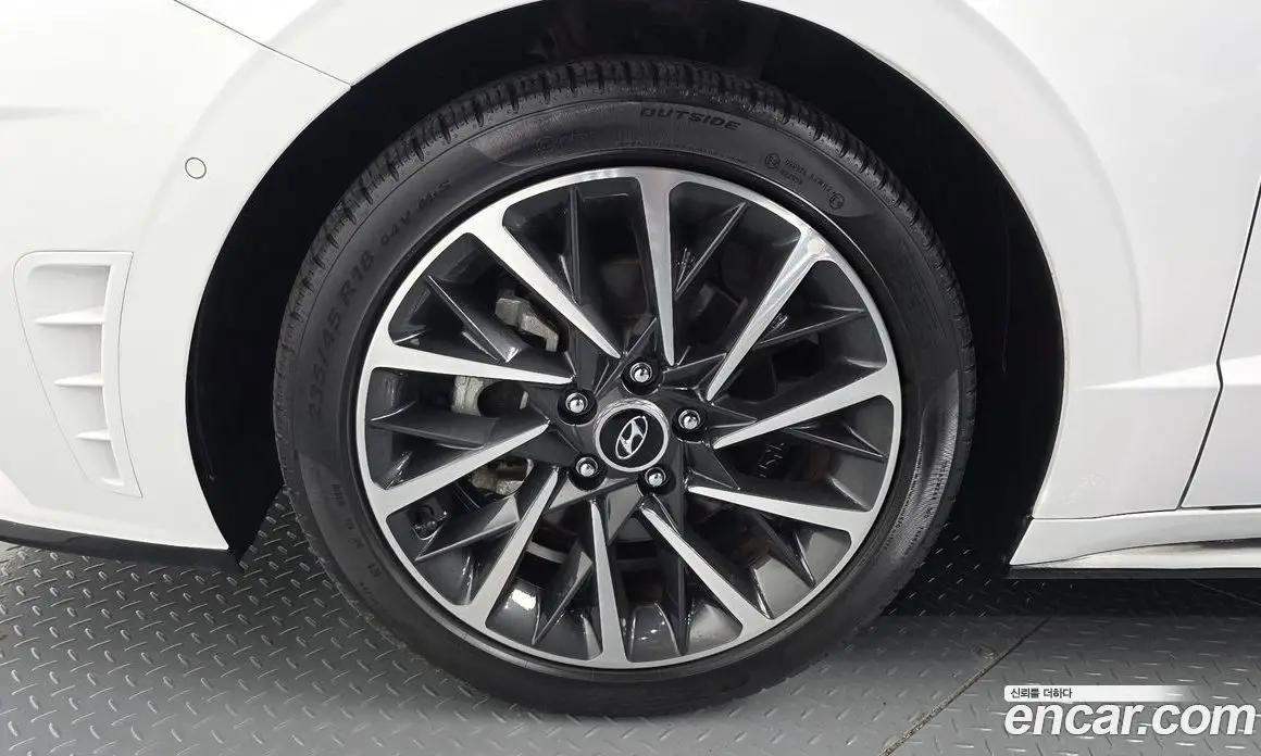 Hyundai Sonata 2023 1.6 автомат (гидро), фото 7
