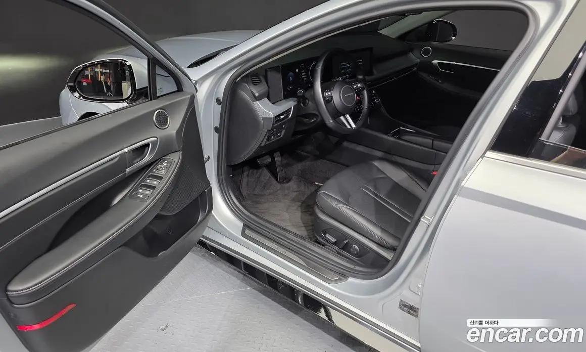Hyundai Sonata 2024 2.0 автомат (гидро), фото 13