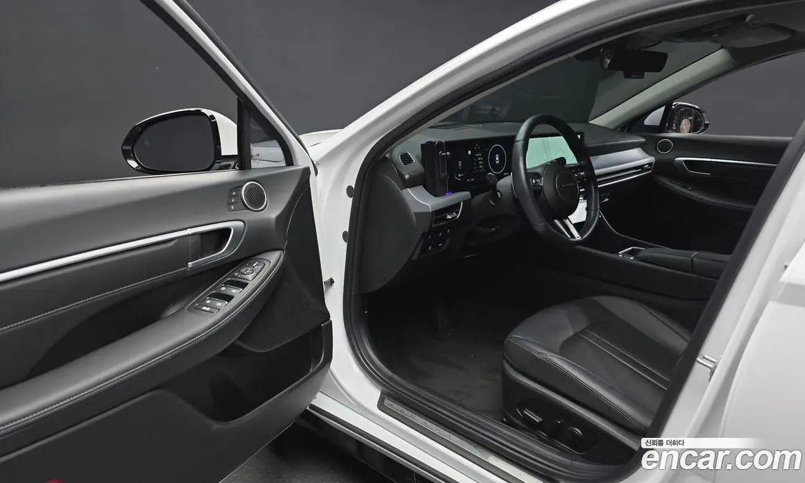 Hyundai Sonata 2024 1.6 автомат (гидро), фото 13