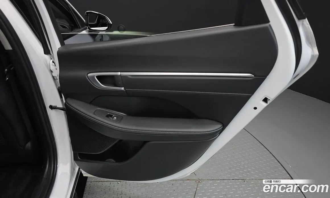 Hyundai Sonata 2024 1.6 автомат (гидро), фото 15