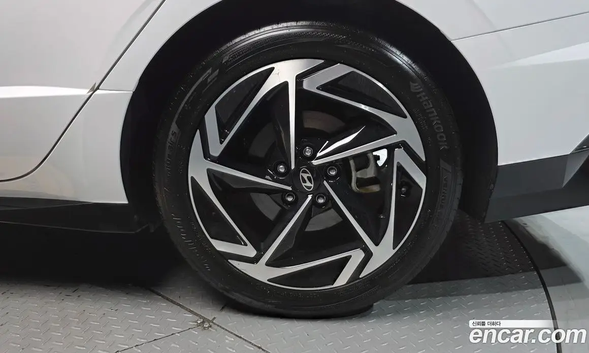 Hyundai Sonata 2024 1.6 автомат (гидро), фото 7