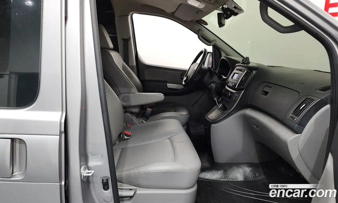 Hyundai Starex 2021 2.5 автомат (гидро), фото 16