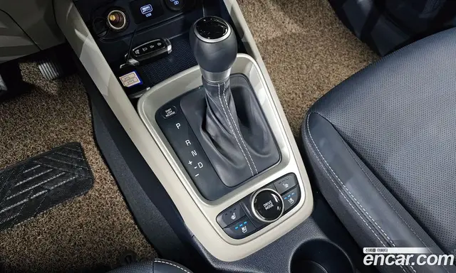 Hyundai Venue 2021 1.6 автомат (гидро), миниатюра 12